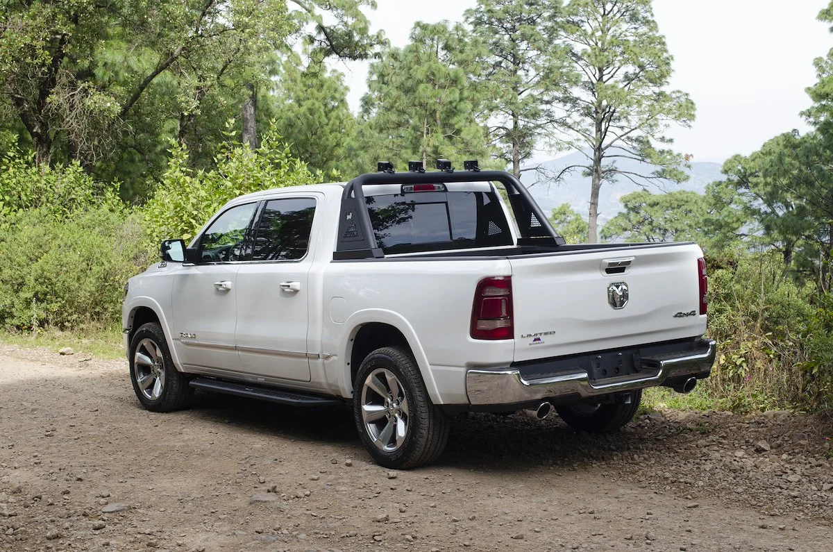 Go Rhino Dominator Xtreme D6 Side Steps Kit - 2019-2026 Ram 1500