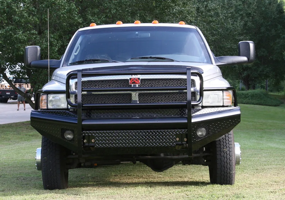 Fab Fours Black Steel Front Bumper - Ram 2500-5500 (DR94-S1560-1)