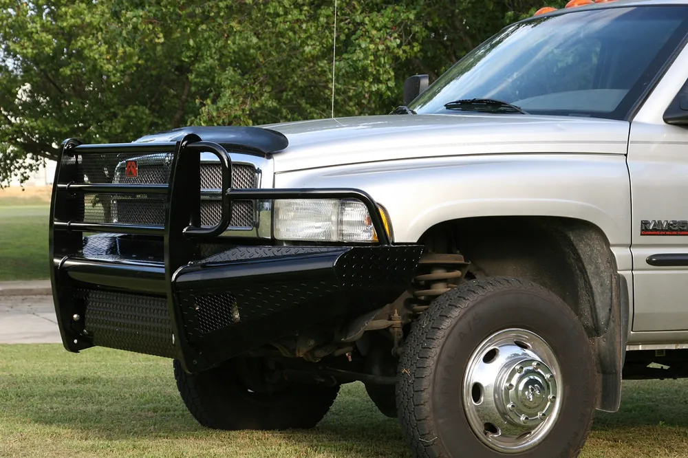 Fab Fours Black Steel Front Bumper - Ram 2500-5500 (DR94-S1560-1)