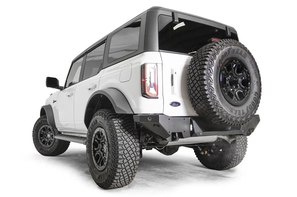 Fab Fours Premium Rear Bumper - Ford Bronco (FB21-Y5251-1)