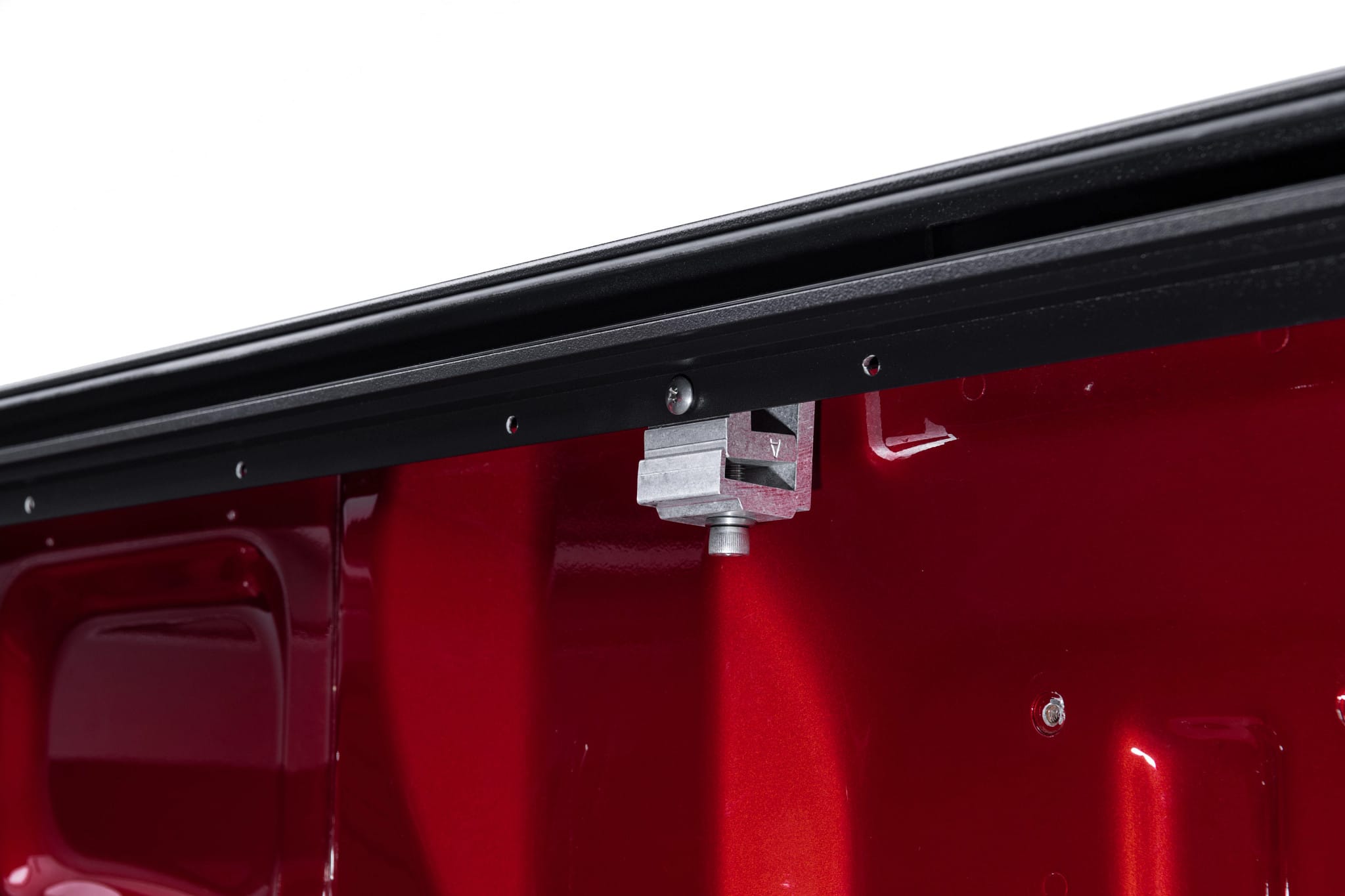 Roll-N-Lock M-Series - Ford F150 5'7" Bed