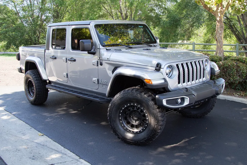 Go Rhino RB10 Slim Running Boards Kit (63451687SPC)