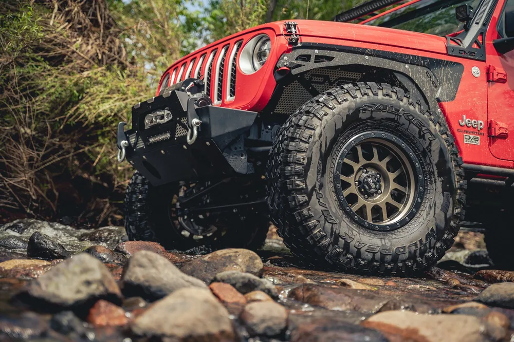 DV8 Offroad Jeep JL & JT Front Inner Fenders Black Or Raw (INFEND-03FB)